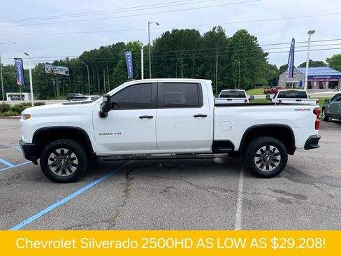 Used 2021 Chevrolet Silverado 2500 Custom w/ Custom Value Package AWD/4WD image 3