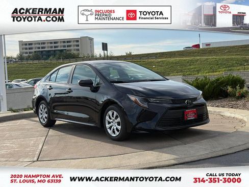 Certified 2025 Toyota Corolla LE image 1