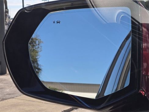 Used 2022 GMC Yukon SLT w/ SLT Premium Package image 23