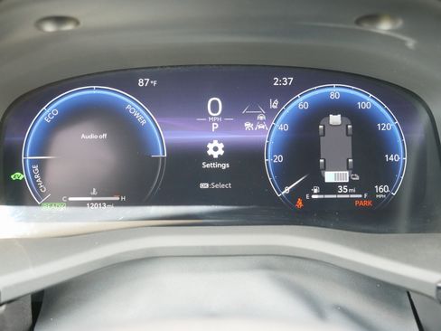 Used 2025 Toyota Camry XLE image 25