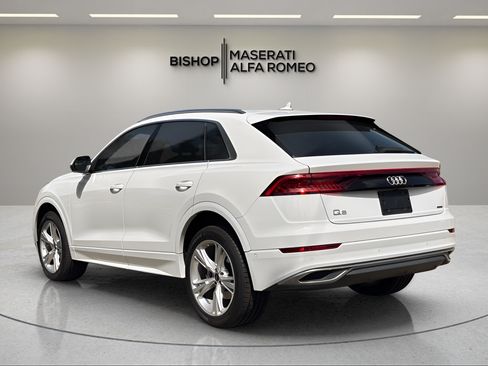 Used 2023 Audi Q8 Premium Plus AWD/4WD image 2