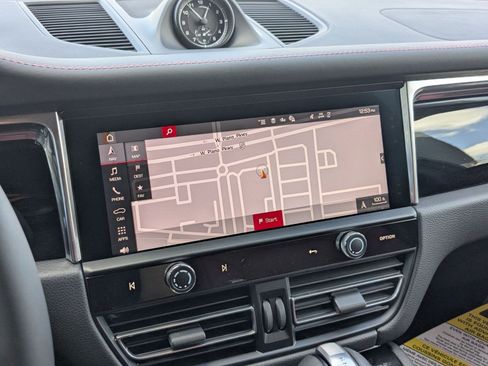 New 2026 Porsche Macan image 17