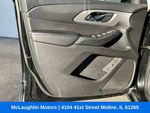 Used 2020 Chevrolet Traverse LT image 21