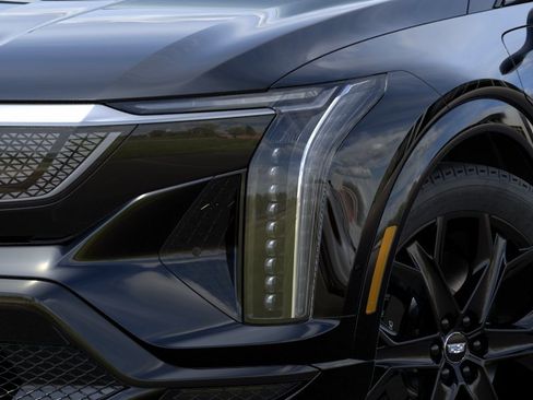 New 2026 Cadillac Optiq V w/ LPO, ONYX Package AWD/4WD image 10