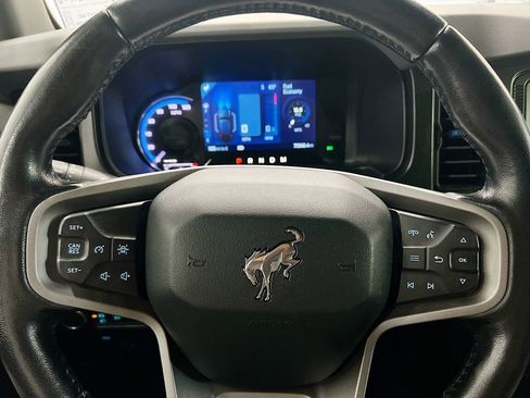 Used 2021 Ford Bronco Black Diamond image 25