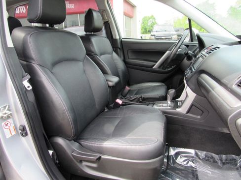 Used 2014 Subaru Forester 2.5i Touring AWD/4WD image 7