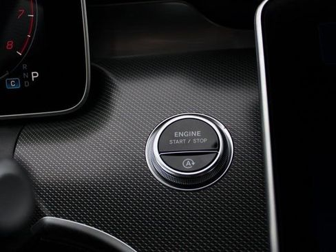 Used 2024 Mercedes-Benz C 300 4MATIC Sedan image 9