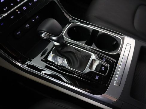 Used 2024 Kia Carnival EX image 56