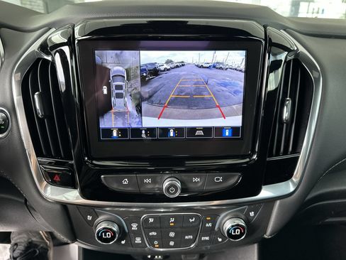 Certified 2023 Chevrolet Traverse Premier FWD image 15