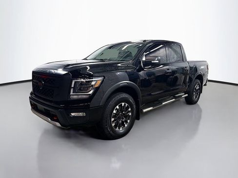 Used 2021 Nissan Titan PRO-4X w/ Pro-4x Convenience Package AWD/4WD image 5