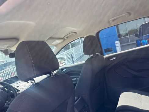 Used 2017 Ford Escape SE FWD image 13