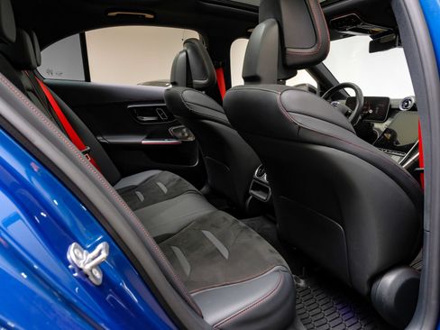 Used 2024 Mercedes-Benz C 43 AMG 4MATIC Sedan image 37