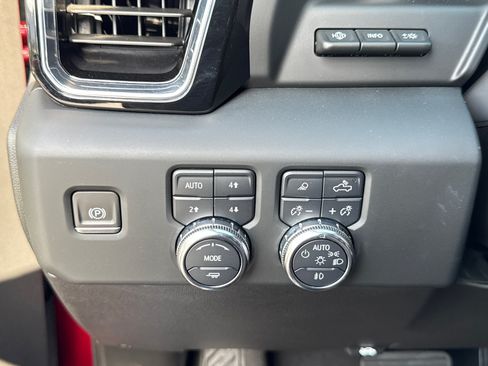 Certified 2024 GMC Sierra 1500 Denali w/ Technology Package AWD/4WD image 30
