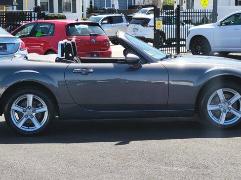 Used 2006 MAZDA MX-5 Miata Touring RWD image 8