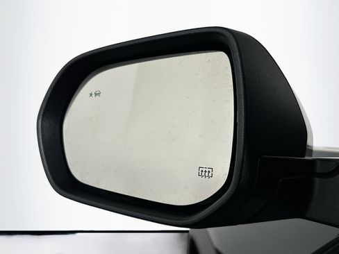 Used 2025 Chevrolet Equinox LT image 16