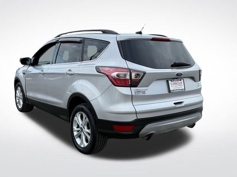 Used 2017 Ford Escape SE w/ Equipment Group 201A image 4