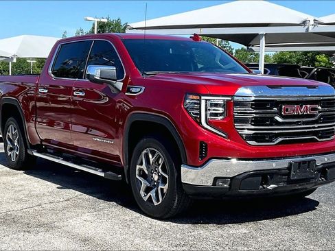 Used 2025 GMC Sierra 1500 SLT RWD image 1