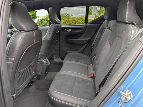 Used 2023 Volvo XC40 Recharge Ultimate w/ Protection Package Premier AWD/4WD image 11