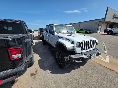 Used 2023 Jeep Gladiator Rubicon w/ Cold Weather Group AWD/4WD image 4