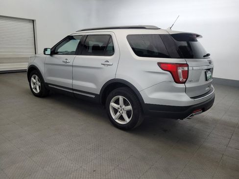 Used 2018 Ford Explorer XLT w/ Equipment Group 201A FWD image 3