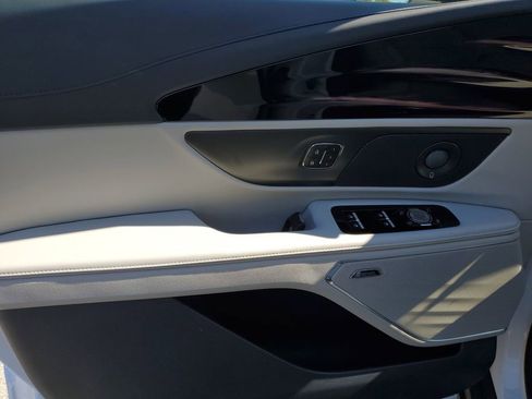 New 2026 Lincoln Nautilus Reserve AWD/4WD image 17