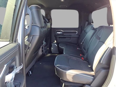 New 2026 RAM 2500 Laramie AWD/4WD image 11