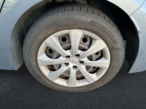 Used 2020 Toyota Corolla LE FWD image 10