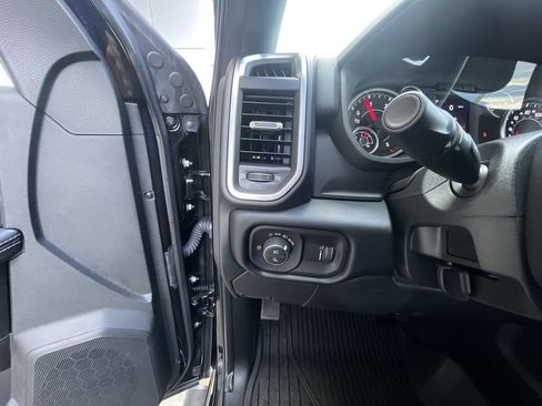 Used 2025 RAM 3500 Big Horn AWD/4WD image 18