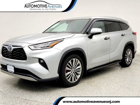 Used 2020 Toyota Highlander Platinum AWD/4WD image 1