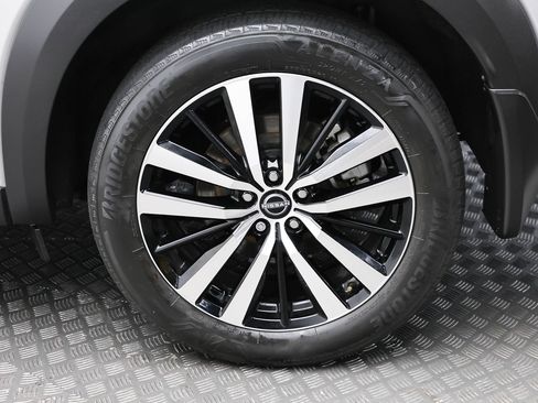 Used 2023 Nissan Pathfinder Platinum AWD/4WD image 8