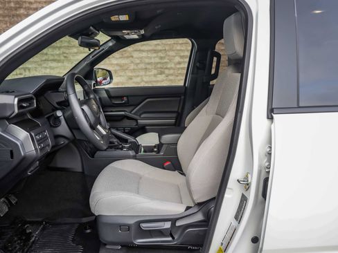 Used 2025 Toyota 4Runner SR5 image 24