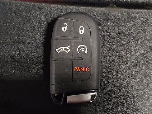 Used 2019 Jeep Grand Cherokee Limited image 32