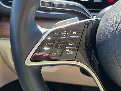 Used 2025 Mercedes-Benz GLE 450e 4MATIC image 24