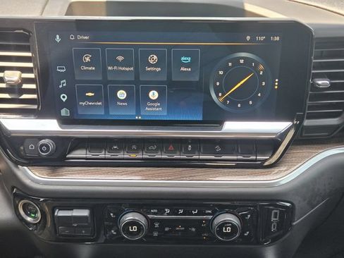 Used 2025 Chevrolet Silverado 1500 LT AWD/4WD image 17