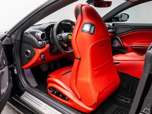 Used 2020 Ferrari GTC4Lusso T RWD image 27