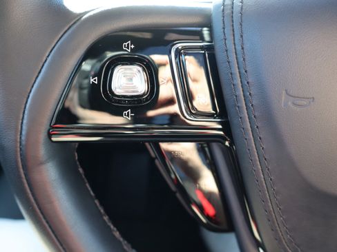 Used 2025 Lincoln Aviator Black Label image 17