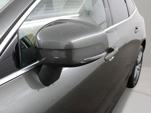 Used 2019 Volvo XC60 T5 Momentum w/ Multimedia Package image 35