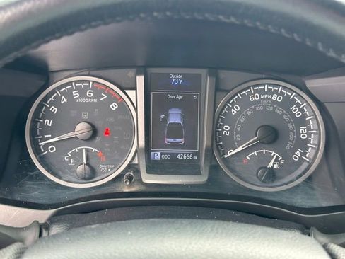 Used 2020 Toyota Tacoma TRD Off-Road w/ Technology Package AWD/4WD image 7