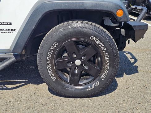 Used 2018 Jeep Wrangler Unlimited Sport S AWD/4WD image 10