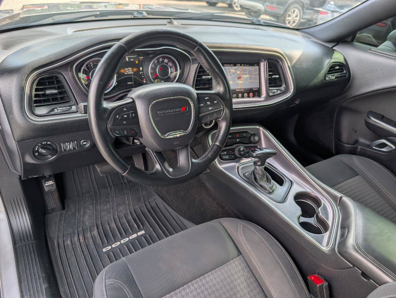 Used 2016 Dodge Challenger SXT RWD image 17