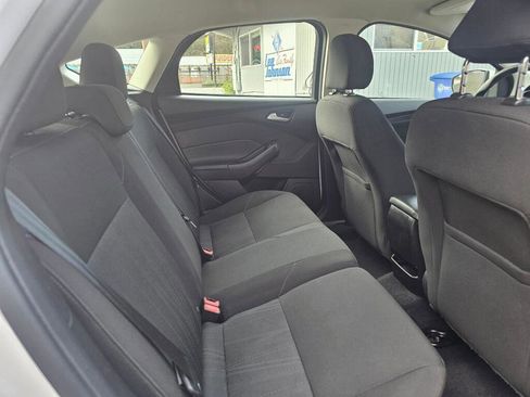 Used 2015 Ford Focus SE image 18