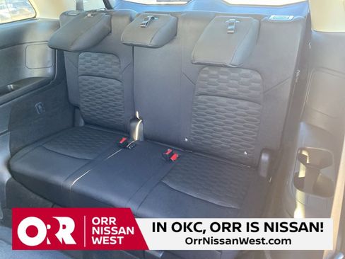 Used 2024 Nissan Pathfinder S image 16