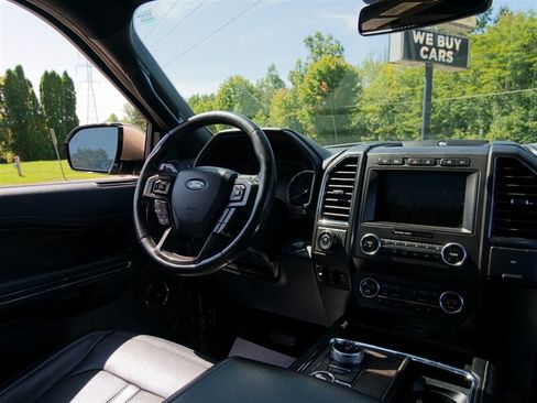 Used 2020 Ford Expedition Limited w/ Equipment Group 302A AWD/4WD image 29