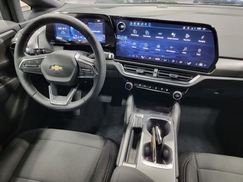 New 2026 Chevrolet Equinox EV LT w/ Comfort Package FWD image 29