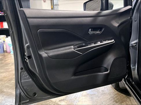 Used 2025 Nissan Versa SV w/ Trunk Package image 9