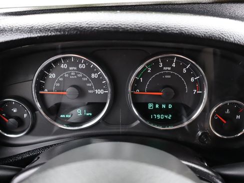 Used 2013 Jeep Wrangler Unlimited Sahara AWD/4WD image 33