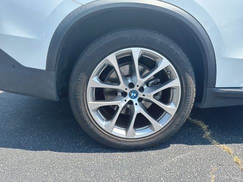 Used 2023 BMW X5 xDrive45e w/ Climate Comfort Package AWD/4WD image 29
