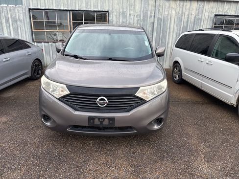 Used 2016 Nissan Quest S image 2