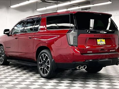 Used 2026 Chevrolet Suburban RST w/ RST Capability Package AWD/4WD image 2