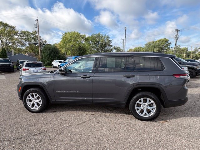 Used 2022 Jeep Grand Cherokee L Limited AWD/4WD image 2